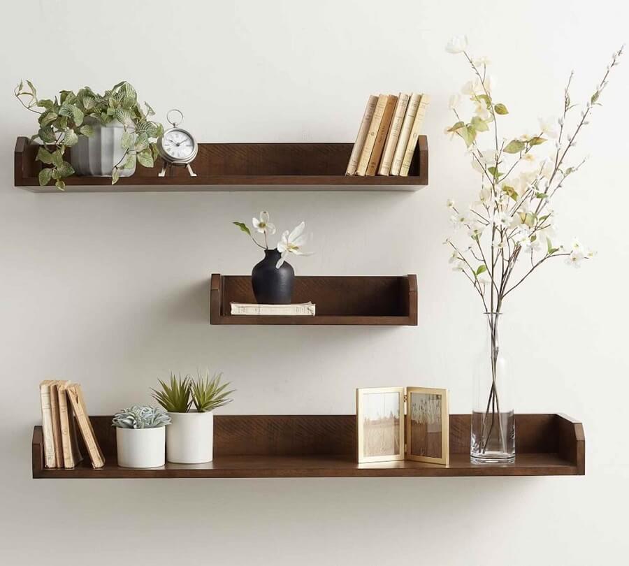 شلف دیواری با چوب چند لایه توسکا و رنگ گردویی تیره کد SH2211 گروه تولیدی خانه چوبی